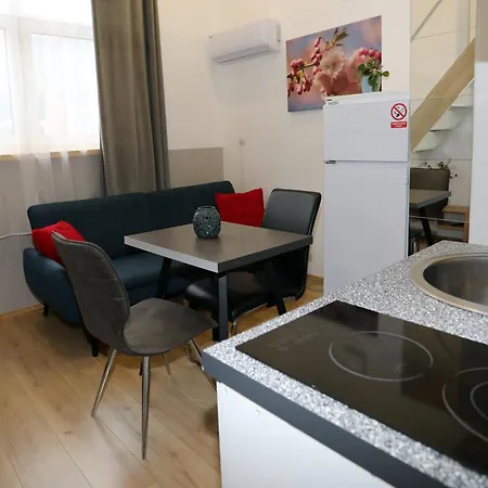 Pucee Downtown Póla