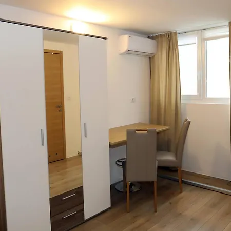 Pucee Downtown Póla