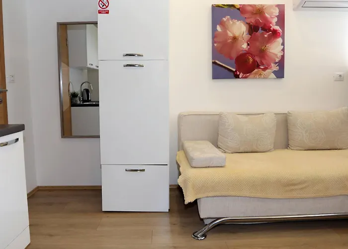 Pucee Downtown פולה