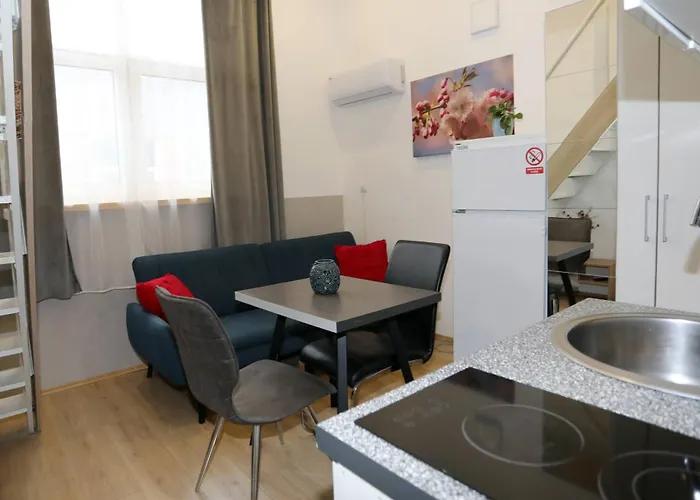 Pucee Downtown * Póla