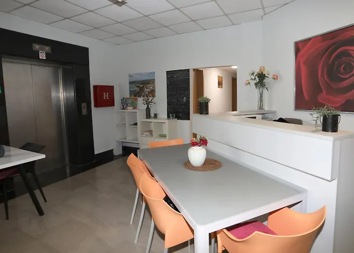 Pucee Downtown פולה