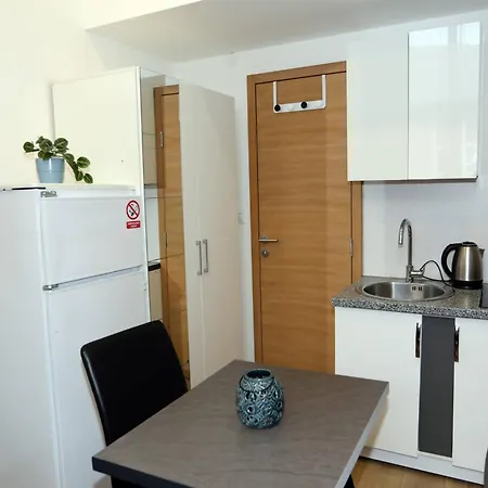 Pucee Downtown Apartmán *